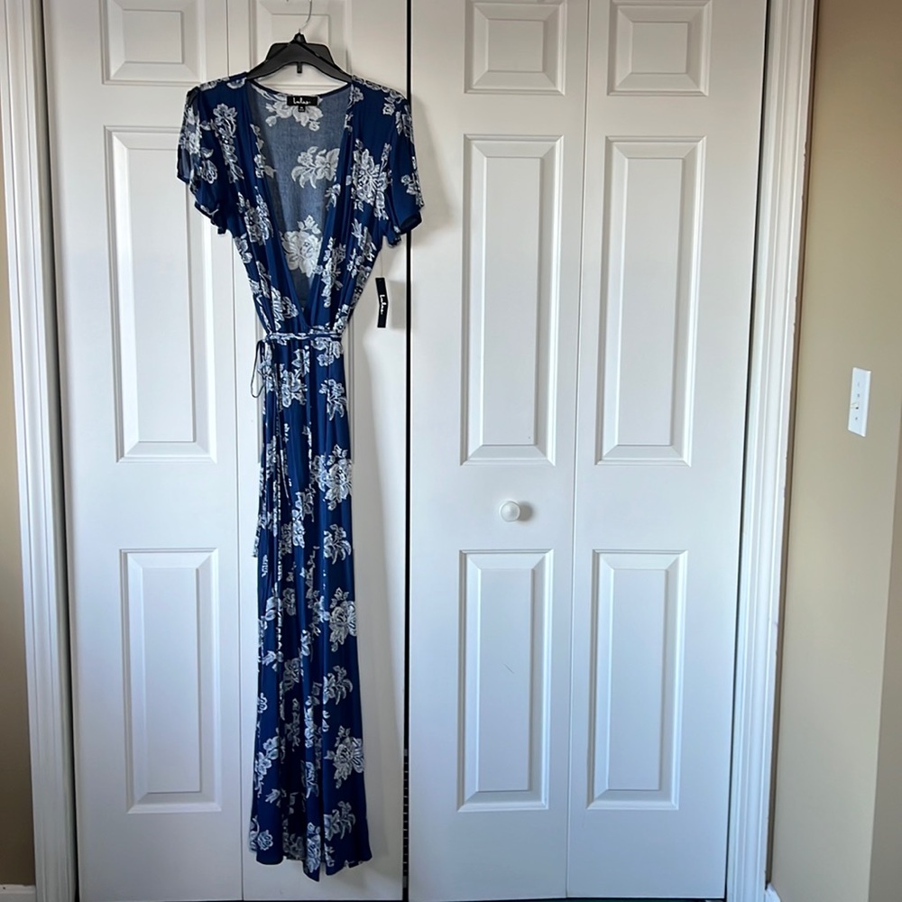 Brand new, never worn, Lulu’s navy blue dress, size Medium